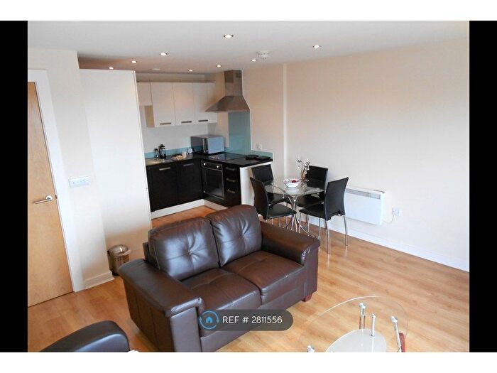 2 Bedroom Flat To Rent In Manchester Street, Manchester, M16