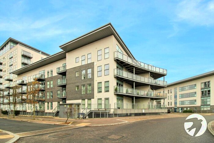 2 Bedroom Flat To Rent In Darbyshire House, Clovelly Place, Greenhithe, Kent, DA9