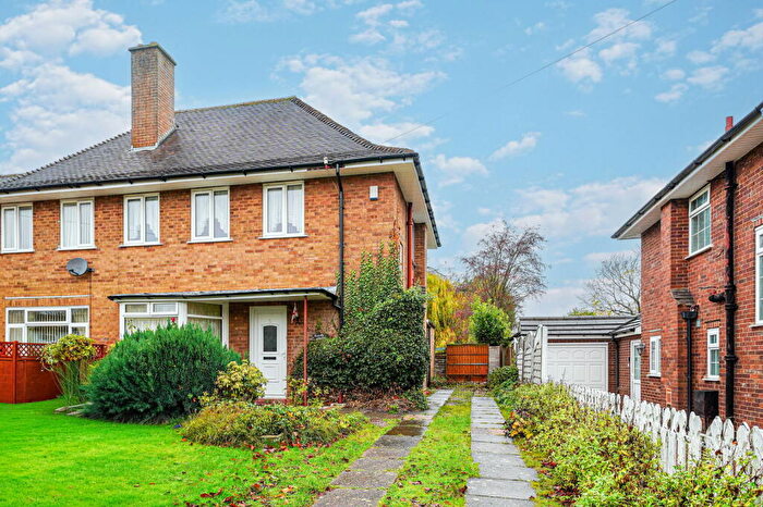 3 Bedroom End Of Terrace House For Sale In Fallowfield Road, Solihull, B92