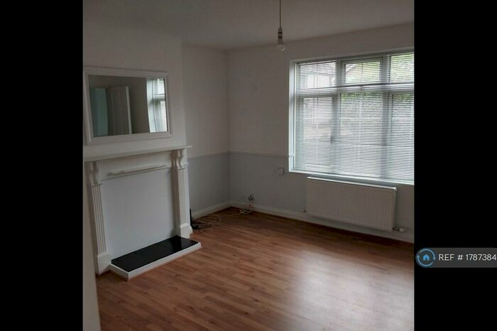 3 Bedroom End Of Terrace House To Rent In Kingston Road, New Malden, KT3