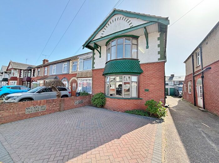 3 Bedroom End Of Terrace House For Sale In Hawthorn Crescent, Highbury, PO6