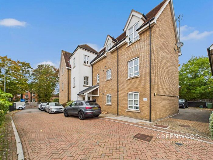 2 Bedroom Apartment For Sale In Linnet Mews, Colchester, CO4