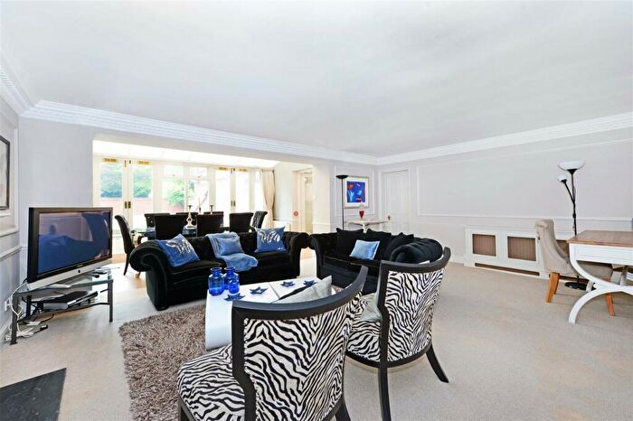 2 Bedroom Flat To Rent In Hampstead Heights, Fitzjohns Avenue, London, NW3