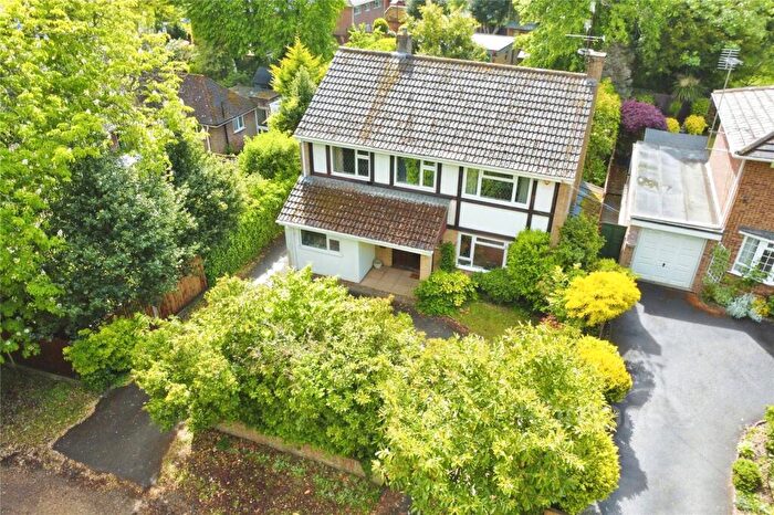 4 Bedroom Detached House For Sale In Winton Road, Aldershot, Hampshire, GU11