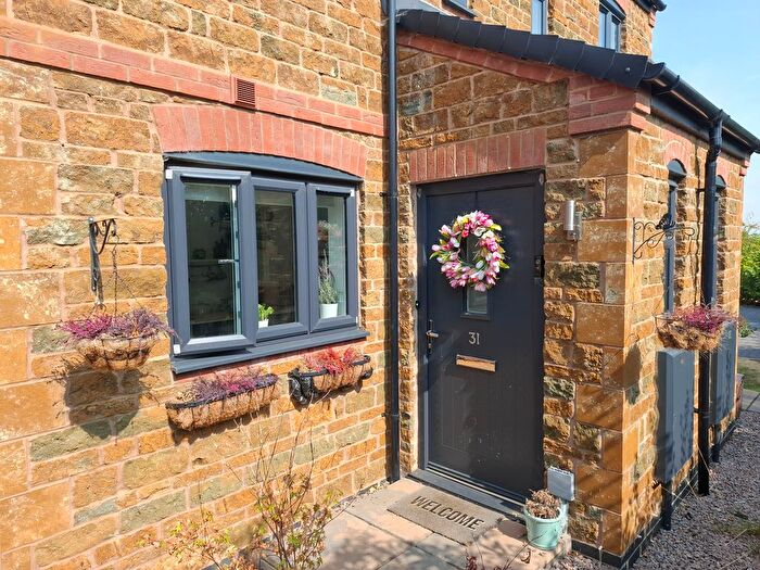 2 Bedroom Terraced House For Sale In Braunston Lane, Daventry, NN11