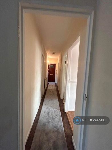3 Bedroom Flat To Rent In Longhayes Court, Romford, RM6