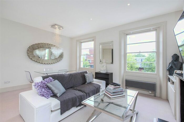 3 Bedroom Maisonette To Rent In Tachbrook Street, Pimlico, SW1V