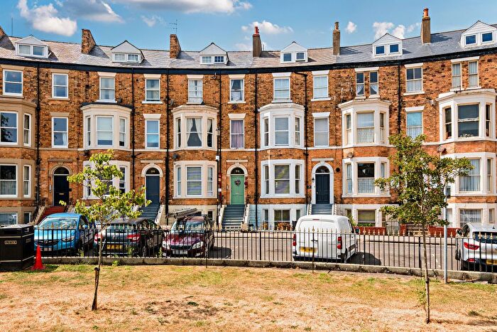 2 Bedroom Flat For Sale In Albemarle Crescent, Scarborough, YO11