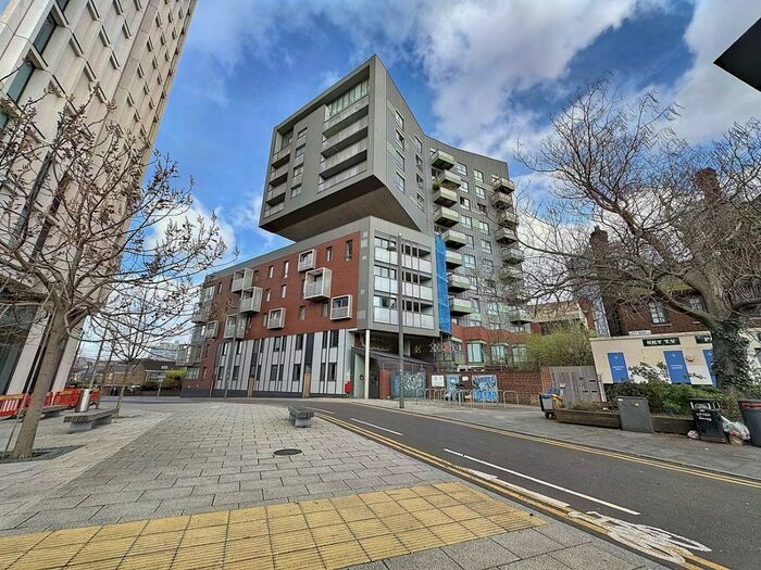 2 Bedroom Flat To Rent In Edge Apartments, Stratford, E15
