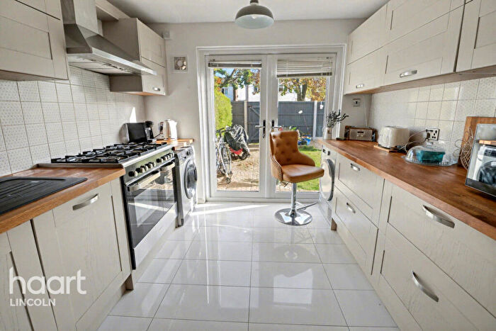 2 Bedroom End Of Terrace House For Sale In Arras Close, Lincoln, LN1