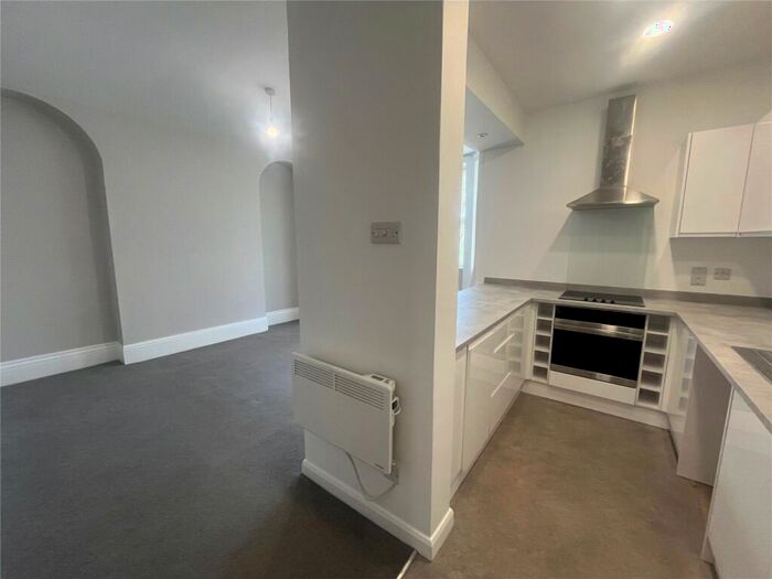 2 Bedroom Apartment To Rent In Third Avenue, Nottingham, Nottinghamshire, NG7