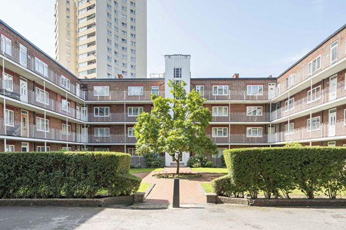 2 Bedroom Flat To Rent In Rosemont Road, Acton, W3