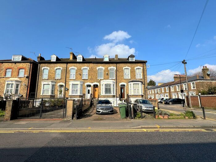 2 Bedroom Flat To Rent In Church Road, Leyton, E10