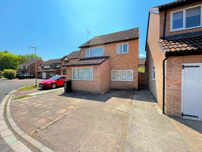 4 Bedroom Detached House To Rent In Leadon Grove, Taunton, TA1