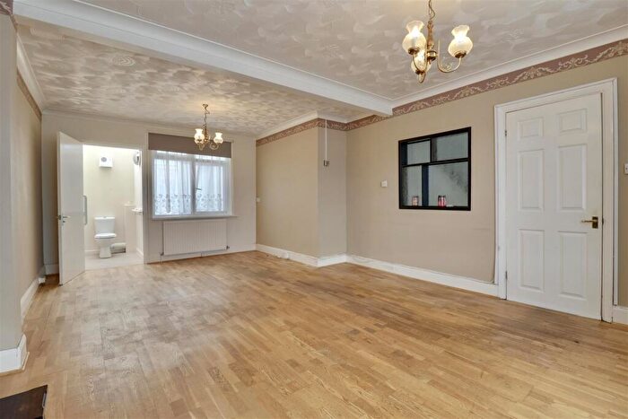 3 Bedroom House For Sale In Raymond Road, Portsmouth, PO6