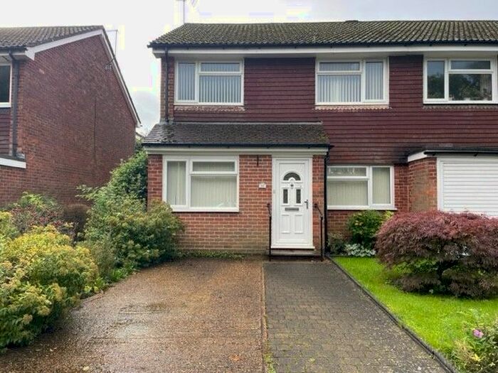3 Bedroom Detached House To Rent In The Mead, Petersfield, Hampshire, GU32