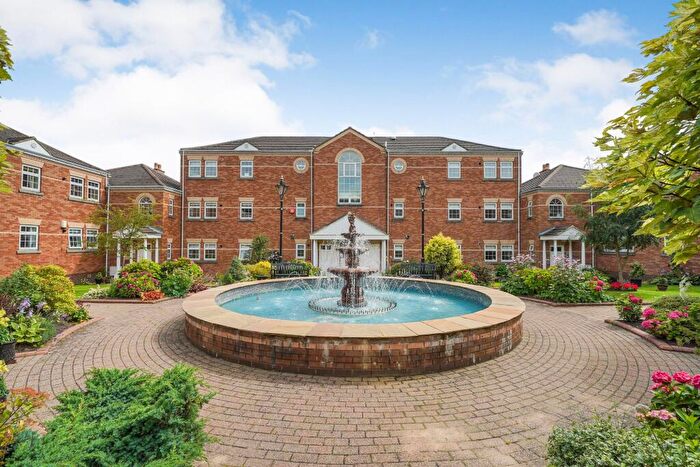 2 Bedroom Apartment For Sale In Sandringham Court, Huddersfield, HD2