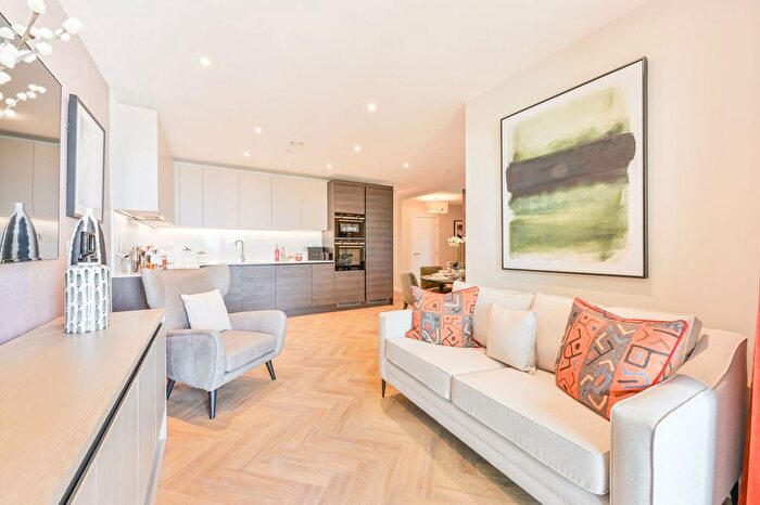 3 Bedroom Flat For Sale In North West Quarter, Queen's Park, NW6