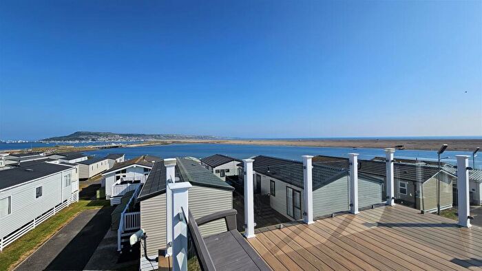 2 Bedroom Chalet For Sale In Portland Road, Weymouth, DT4