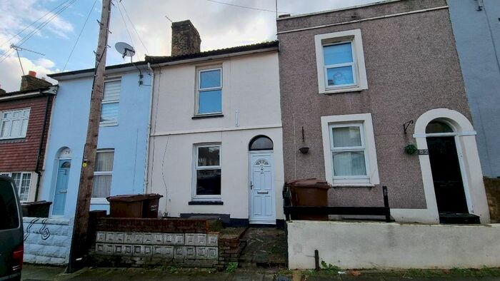 3 Bedroom Terraced House To Rent In Saunders Street, Gillingham, ME7