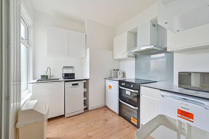 4 Bedroom End Of Terrace House To Rent In Approach Road, Wimbledon, London, SW20