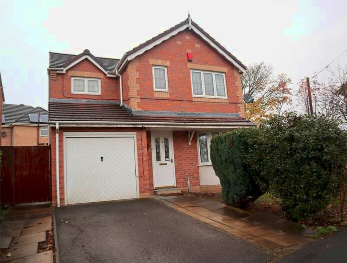 3 Bedroom Detached House To Rent In St Thomas Gardens, Bradley, Huddersfield, HD2