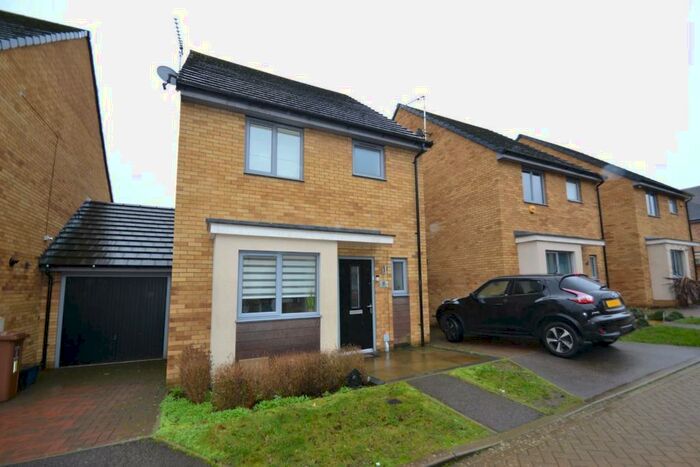 3 Bedroom Link Detached House To Rent In Monarch Rise, Stevenage, SG1