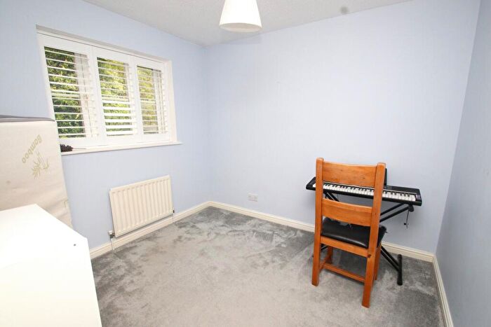 3 Bedroom End Of Terrace House For Sale In Foxwood Grove, Pratts Bottom, BR6
