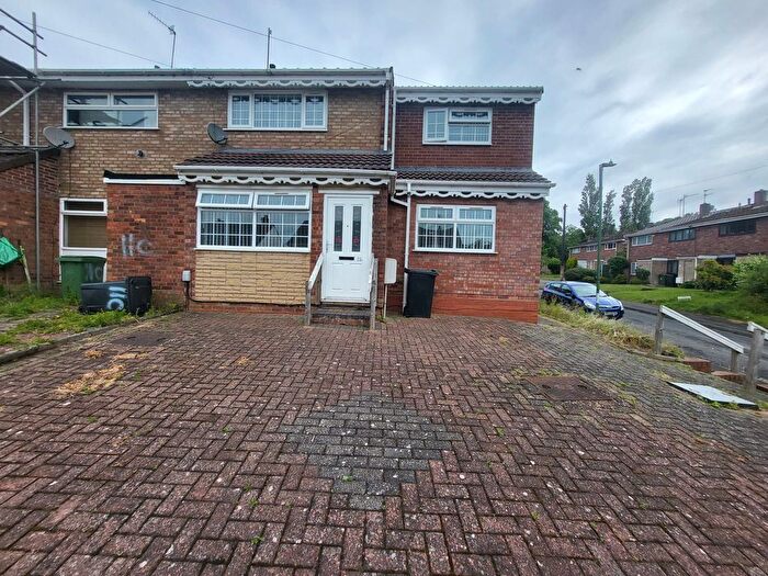 4 Bedroom End Of Terrace House To Rent In Blackacre Road, Dudley, DY2
