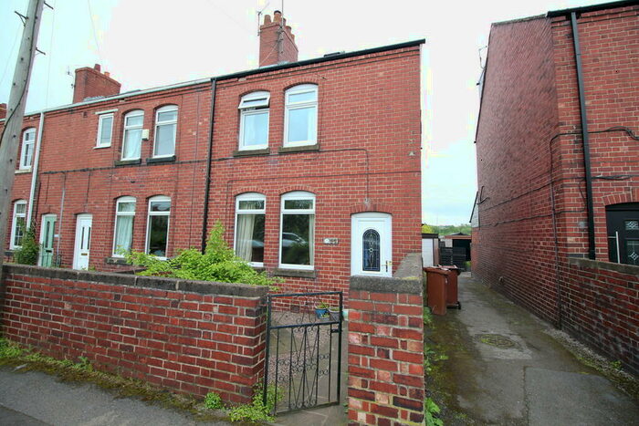 3 Bedroom Semi-Detached House To Rent In Everill Gate Lane, S73