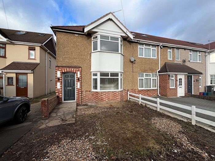 3 Bedroom End Of Terrace House To Rent In Ellington Road, Feltham, TW13