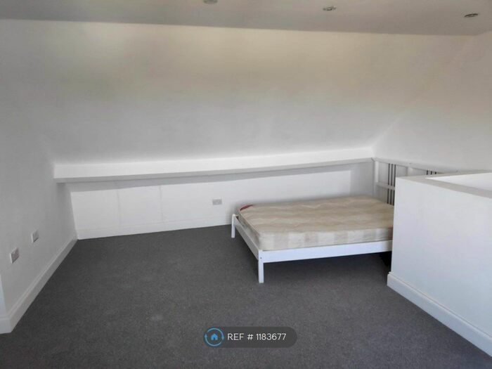 Studio To Rent In Swindon, Swindon, SN1