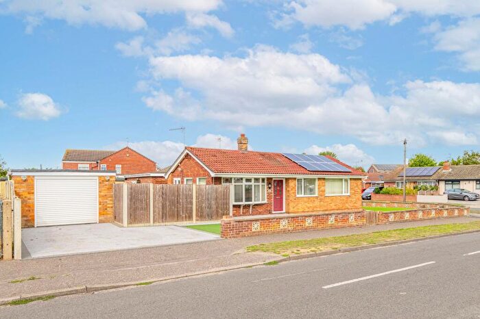 3 Bedroom Detached Bungalow For Sale In Dorothy Avenue, Bradwell, NR31