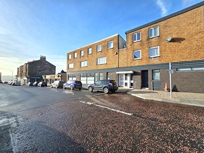 3 Bedroom Flat To Rent In Scott Court, Helensburgh, G84