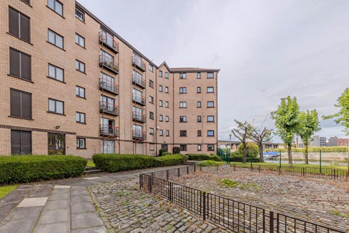2 Bedroom Flat For Sale In Riverview Place, Glasgow, G5