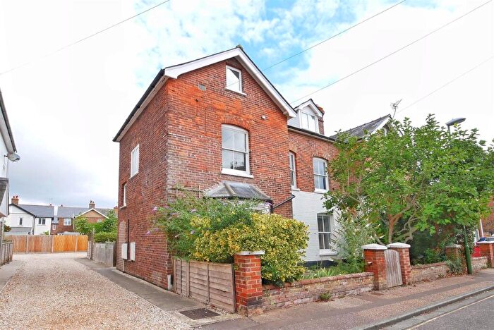 3 Bedroom End Of Terrace House To Rent In Cleveland Road, Chichester, PO19