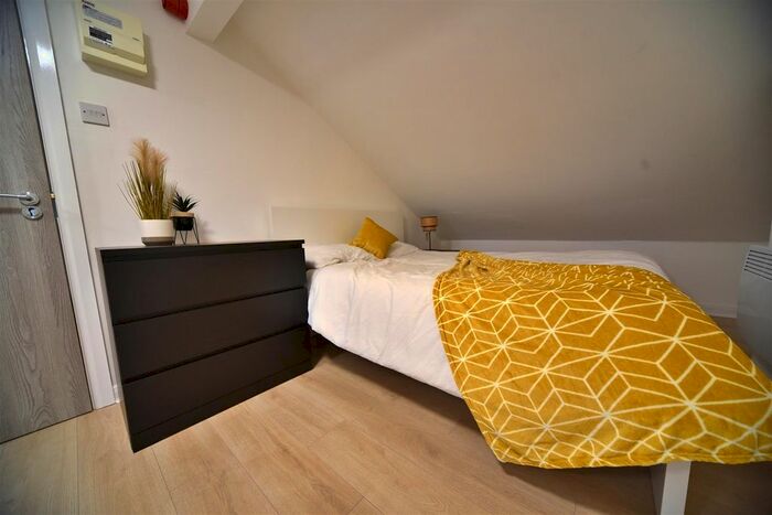 1 Bedroom Flat To Rent In Albert Road, Middlesbrough, North Yorkshire, TS1