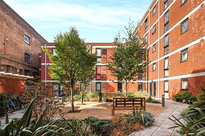 1 Bedroom Flat For Sale In Carillon Court, Greatorex Street, London, E1