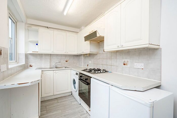 3 Bedroom Terraced House To Rent In Amesbury Road, Dagenham, RM9