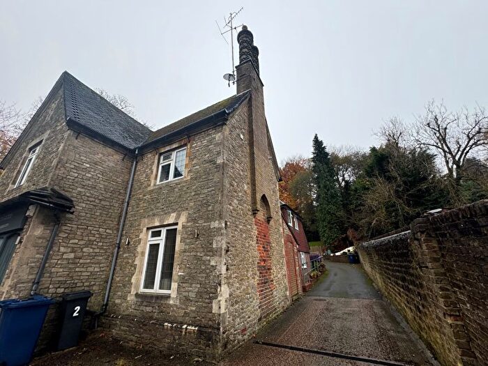 1 Bedroom Flat To Rent In Lower Street, Haslemere, GU27