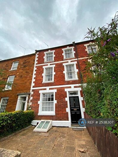 6 Bedroom Terraced House To Rent In Leicester Terrace, Northampton, NN2