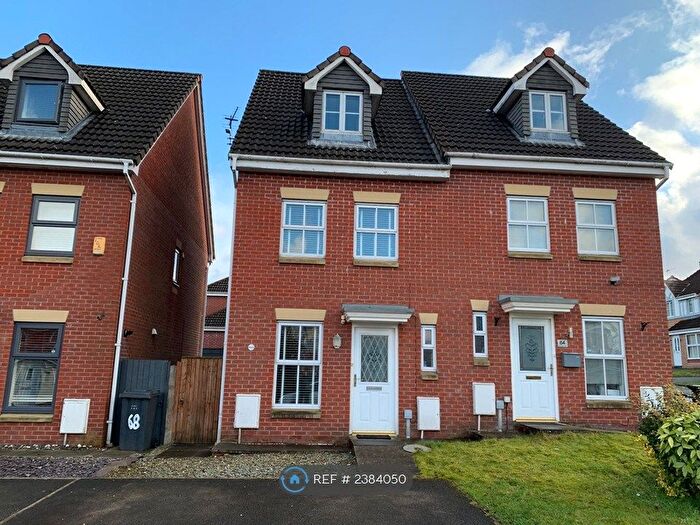 3 Bedroom Semi-Detached House To Rent In Greendale Drive, Radcliffe, Manchester, M26
