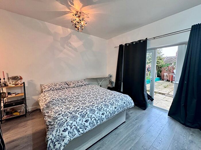 Studio To Rent In Studio Eastcote Road, Harrow, HA2