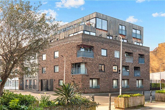 1 Bedroom Flat For Sale In Warham Street, London, SE5