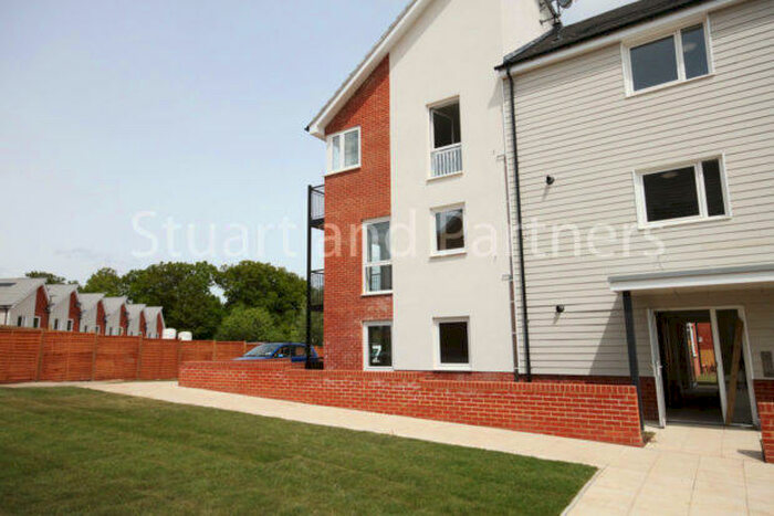 1 Bedroom Flat To Rent In Lexington Drive, Haywards Heath, RH16