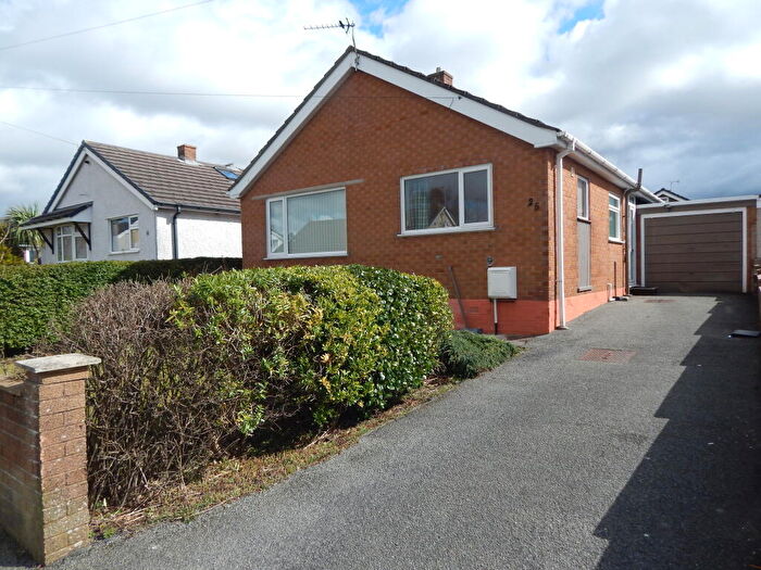 2 Bedroom Bungalow To Rent In Ffordd Cynan, Penrhosgarnedd, Bangor, LL57