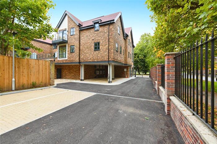 1 Bedroom Flat For Sale In Outwood Lane, Chipstead, Coulsdon, Surrey, CR5
