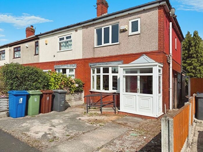 3 Bedroom Semi-detached House For Sale In Carr Common Road, Hindley Green, Wigan, WN2