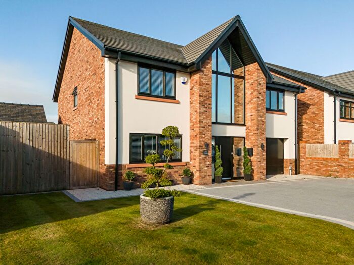 6 Bedroom Detached House For Sale In Rhos Road, Chester, CH4