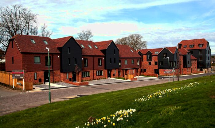 2 Bedroom Flat To Rent In Greatness Mill Court, Sevenoaks, TN14